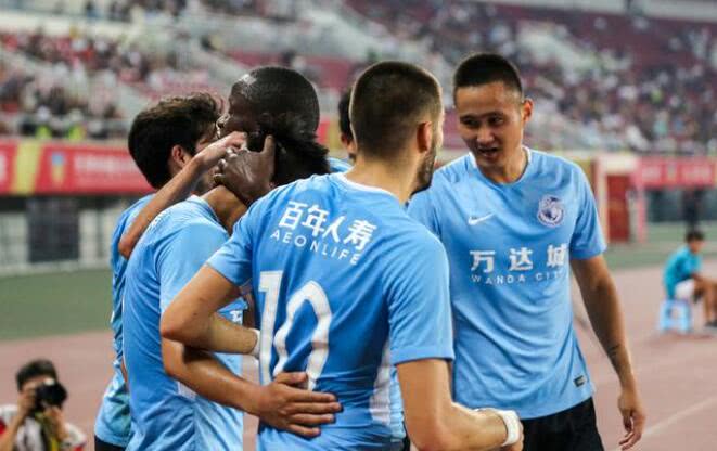 广州恒大客场击败天津泰达，继续领跑积分榜的简单介绍
