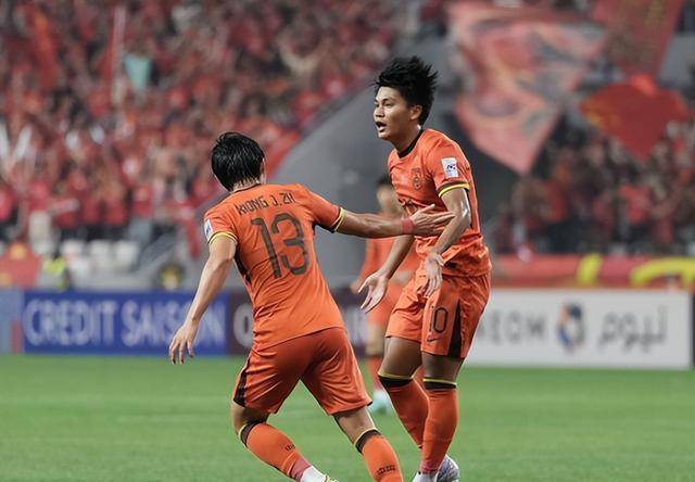 开云体育在线登录-尤文图斯后防线曝露短板，急需加强训练