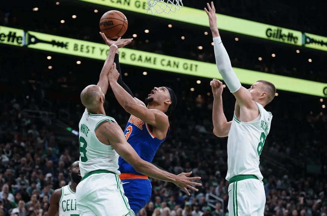 斯洛伐克队奋勇拼搏，欧预赛夺冠机会不容忽视