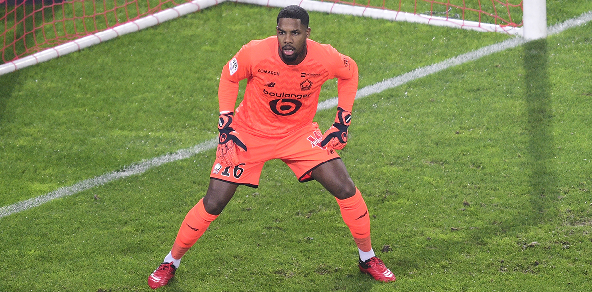 里尔防守稳固，近期连续零封对手