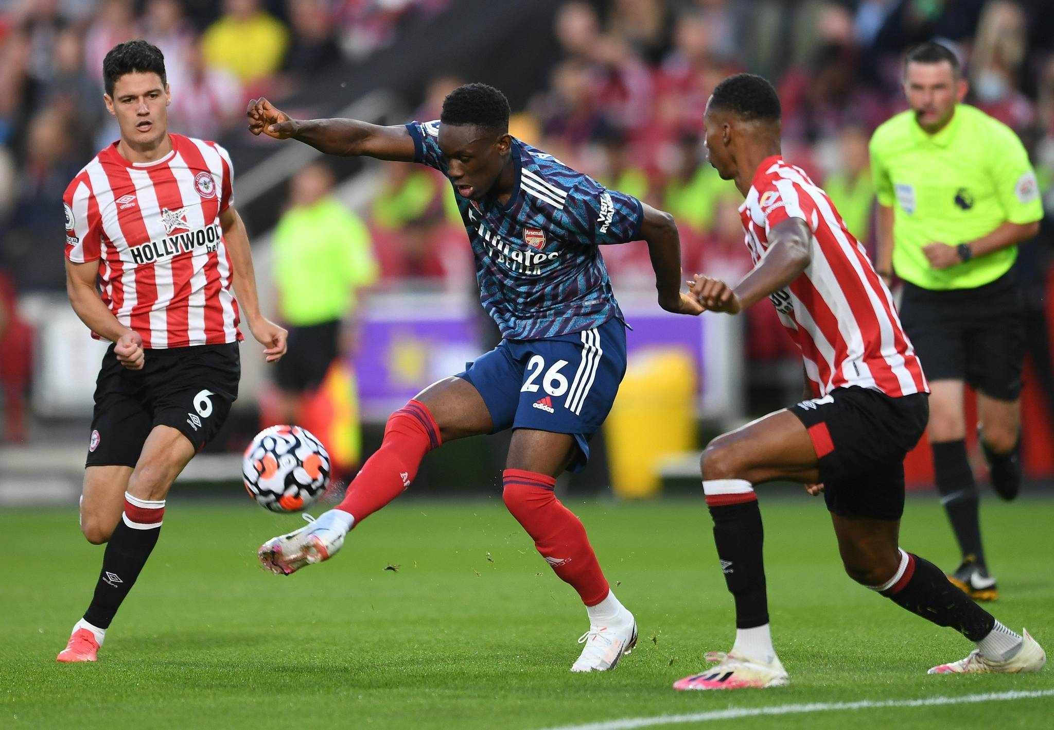 包含弗赖堡取得客场胜利，逼近前四！的词条