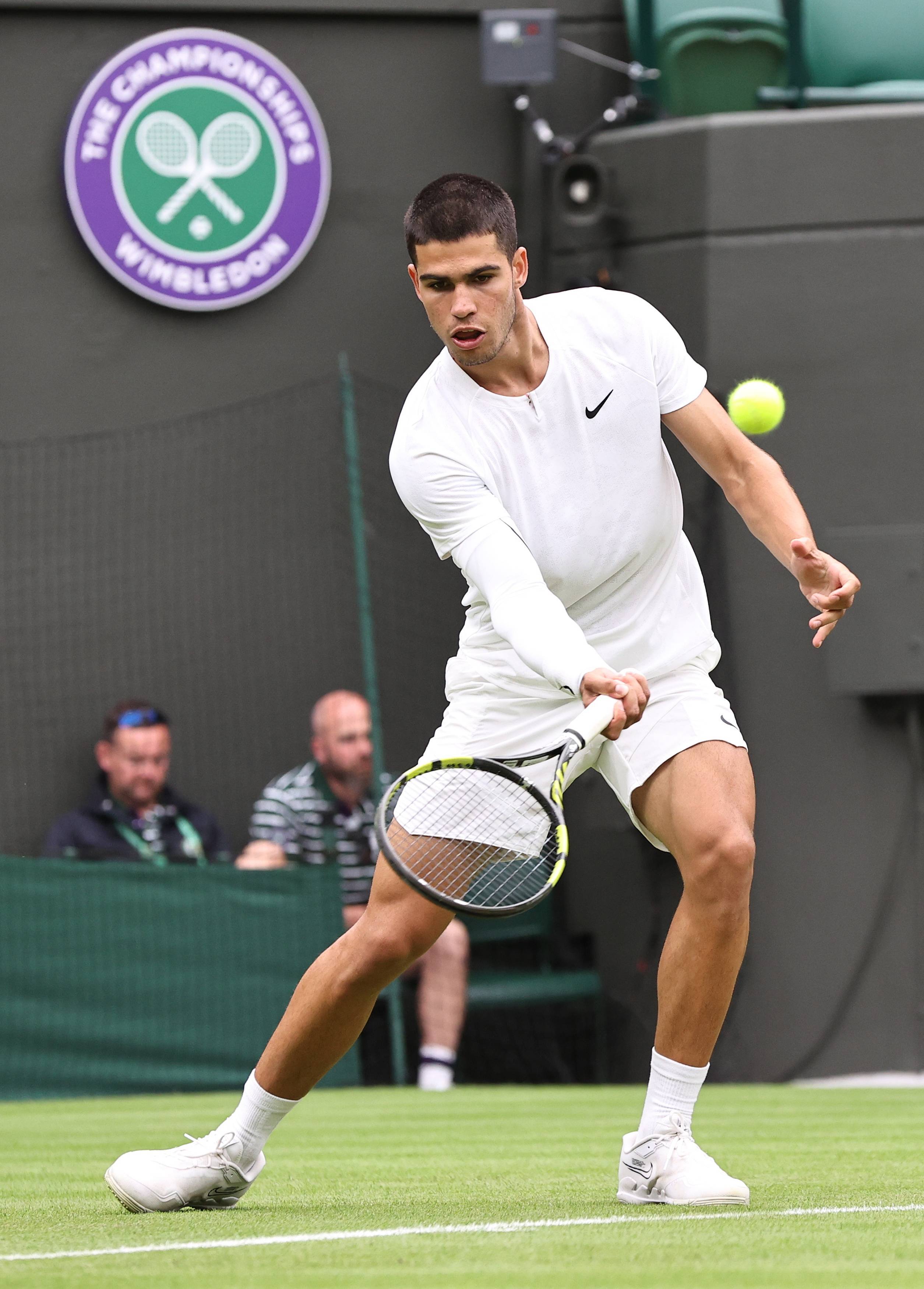 关于西班牙网球选手成功晋级，精彩比赛引人关注的信息