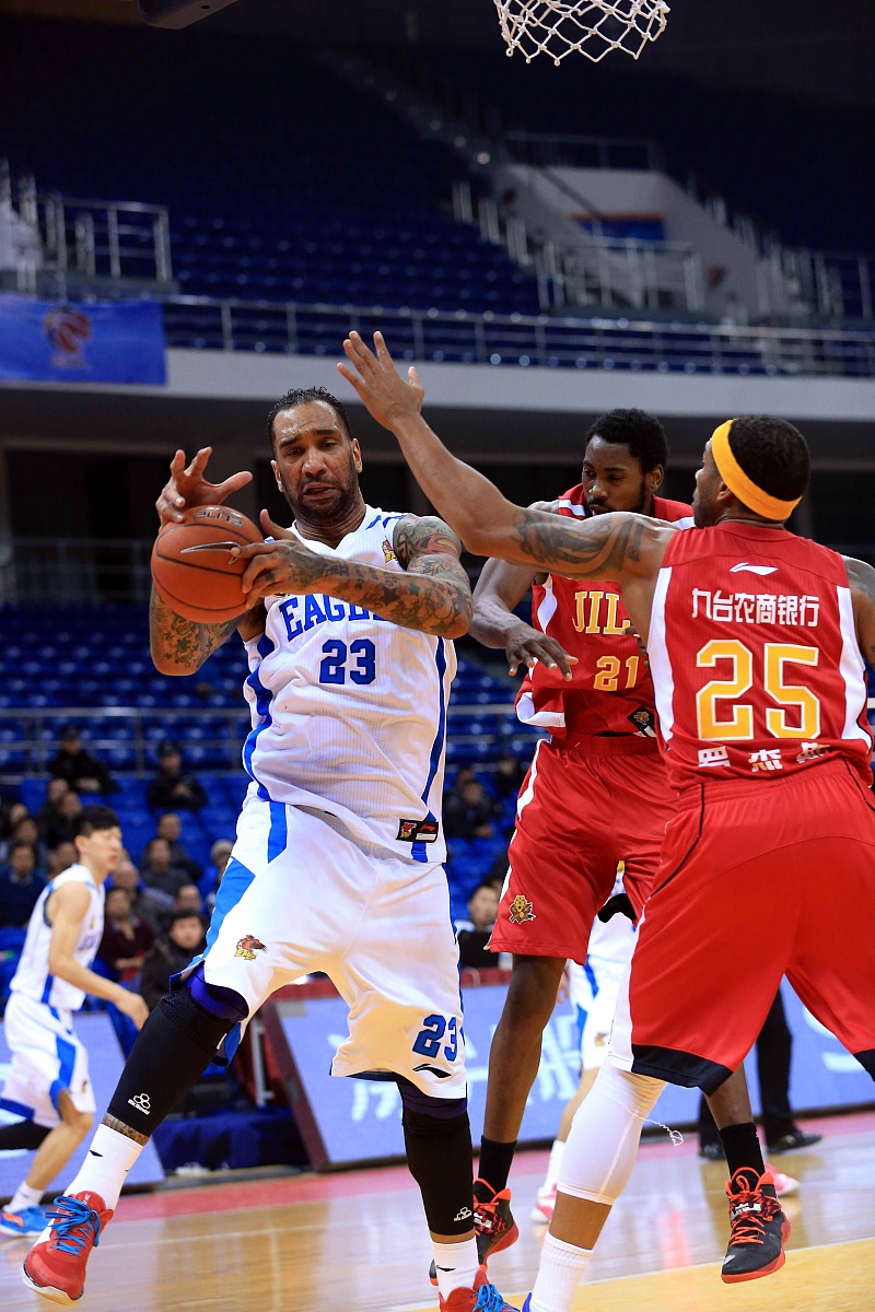 开云体育网页版入口-快船客场击败太阳，领跑西部联盟