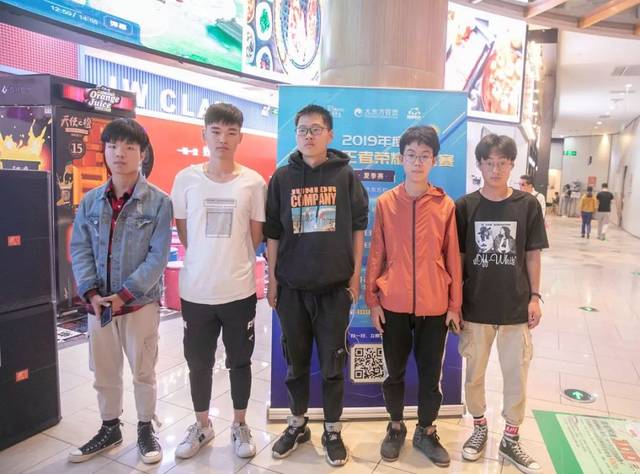 开云体育app-包含精锐战队对决，场上战靴舞动，精彩绝伦的词条