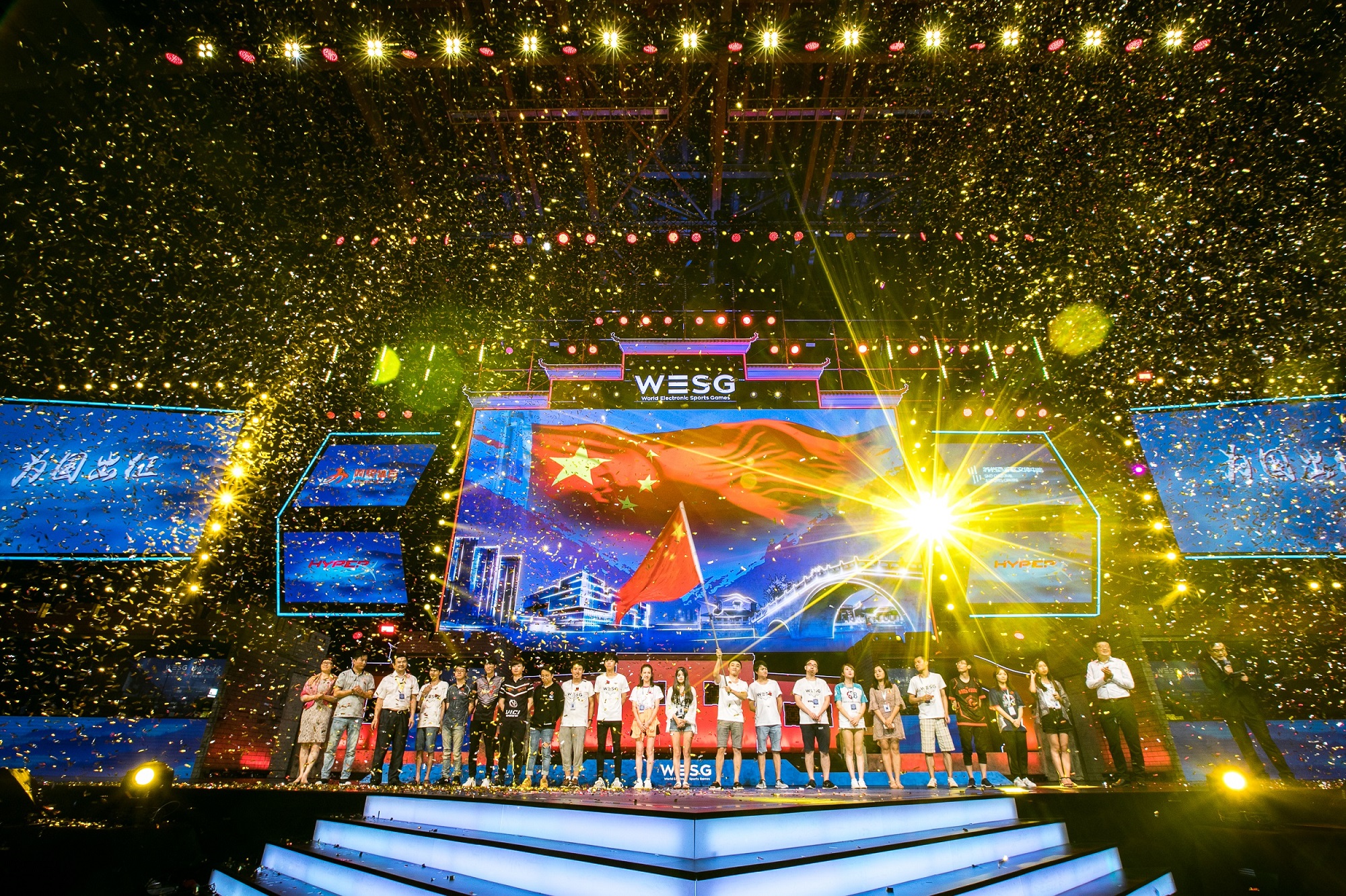 包含精锐战队对决，场上战靴舞动，精彩绝伦的词条