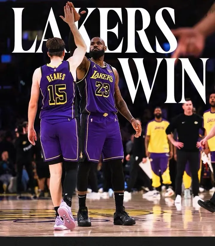 勒布朗詹姆斯全面爆发，湖人大胜