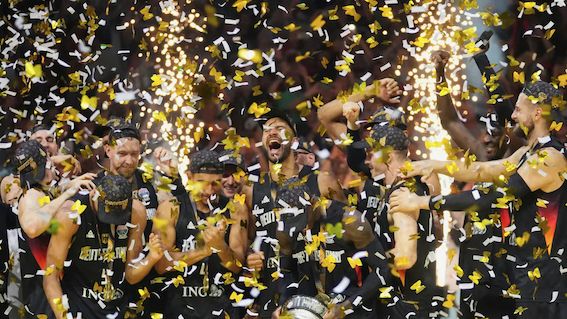 德国队主场取胜晋级欧洲冠军联赛