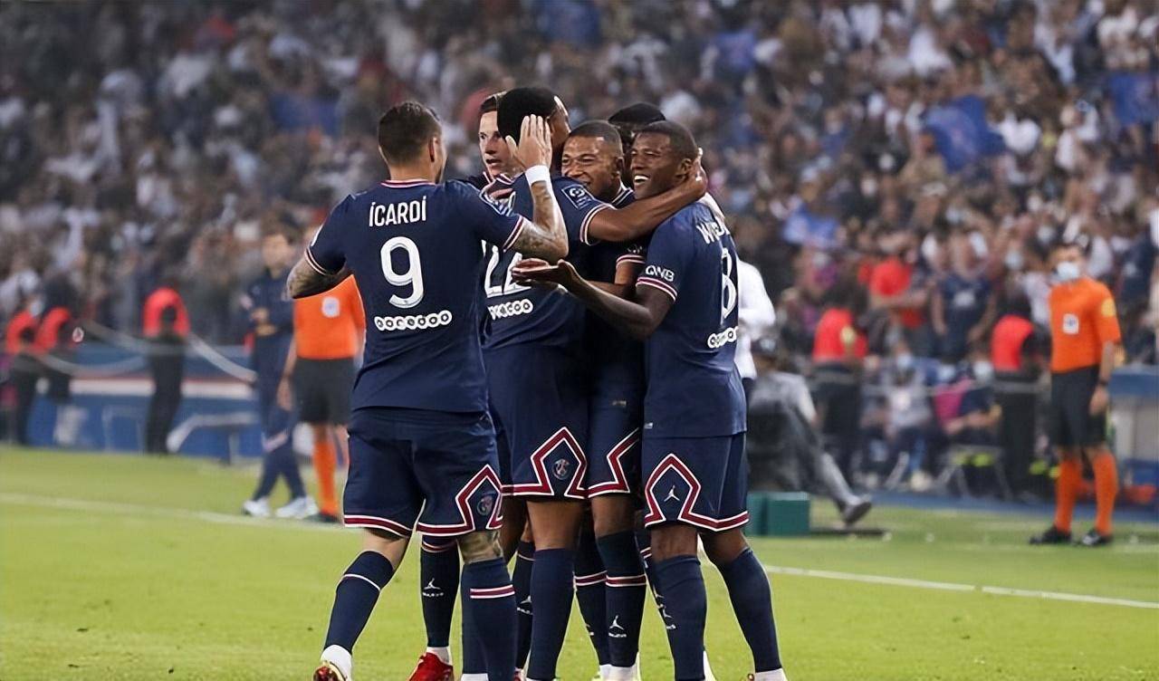 法国球队在比赛中磕磕绊绊获胜