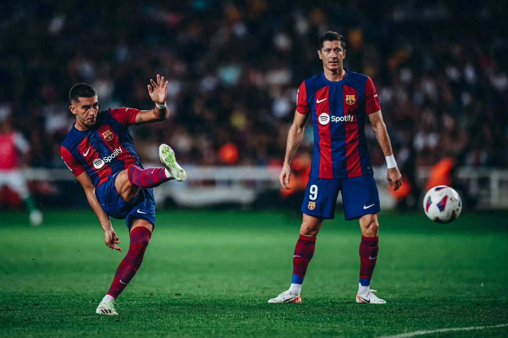 开云体育官网-实况报道：瓦伦西亚战胜对手积分榜稳定