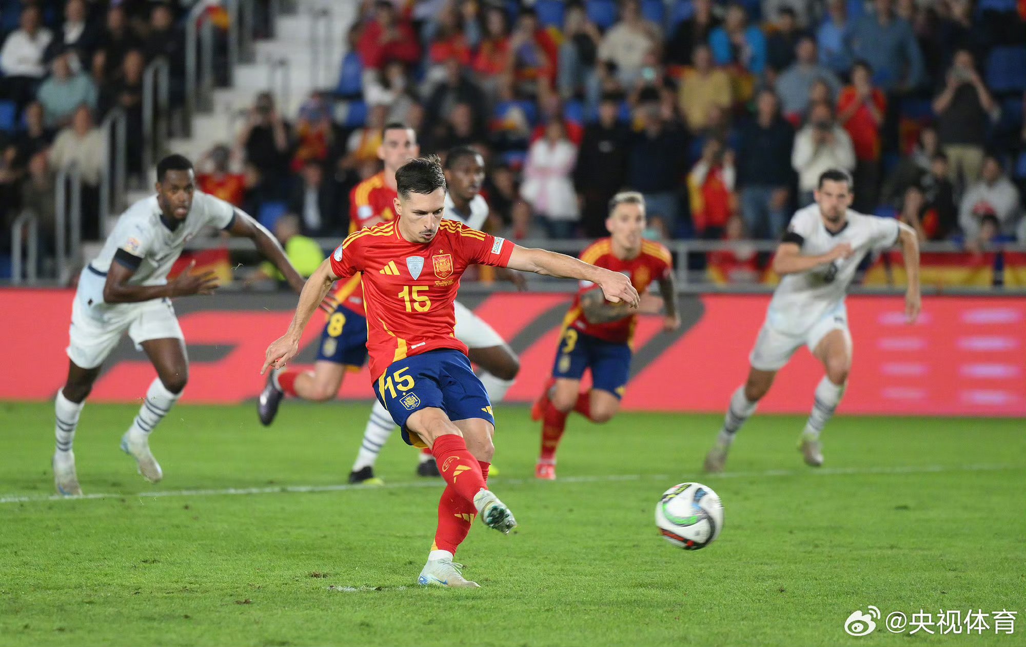 西甲联赛强队即将签约瑞典中场