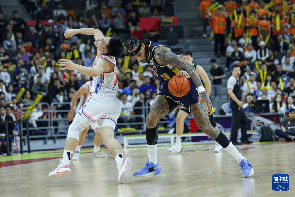 球员技艺精湛，比赛场上精彩连连