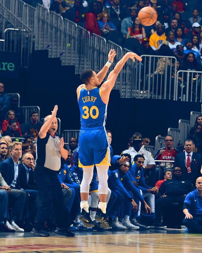 开云体育-猛龙主场惨败，失去东部龙头宝座